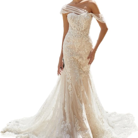 Hi! Welcome to Poshmark and my posh closet❣️ - Picture 7 of 12